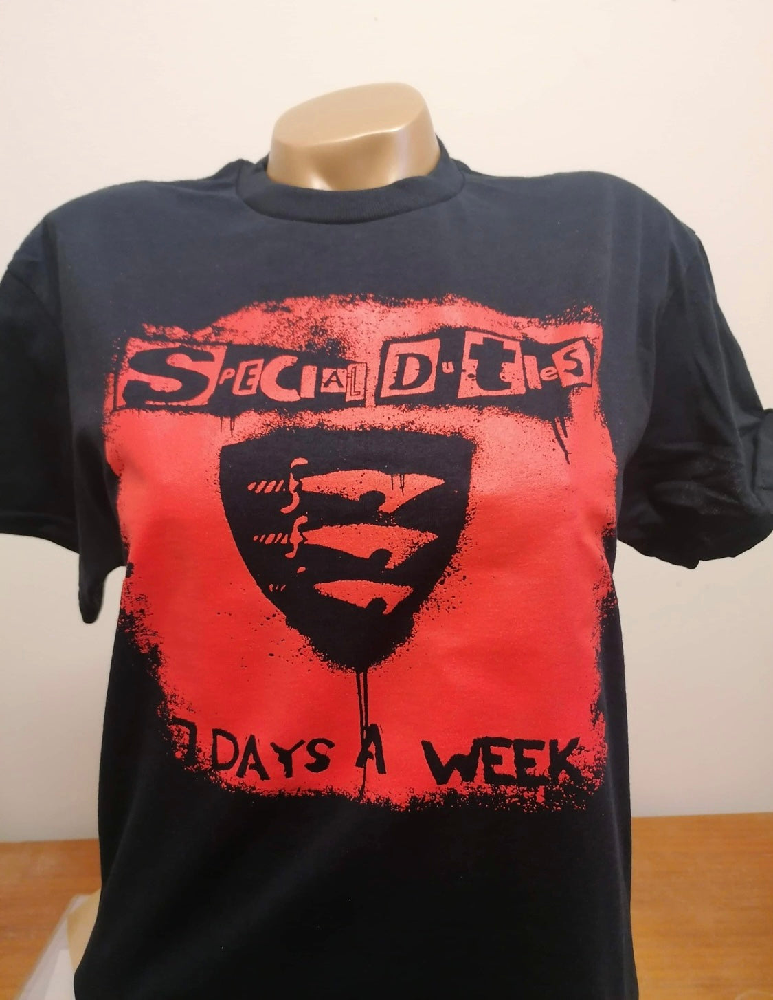 T- Shirt 7 Days A Week Red